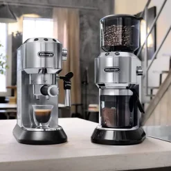 Ekspres do kawy DeLonghi Dedica Style EC 685.M